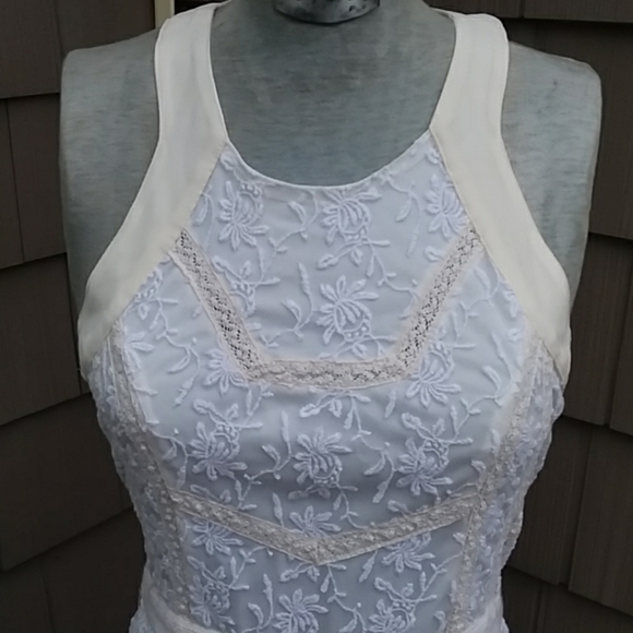 🎈Flirty AE lace Dress - Picture 3 of 8